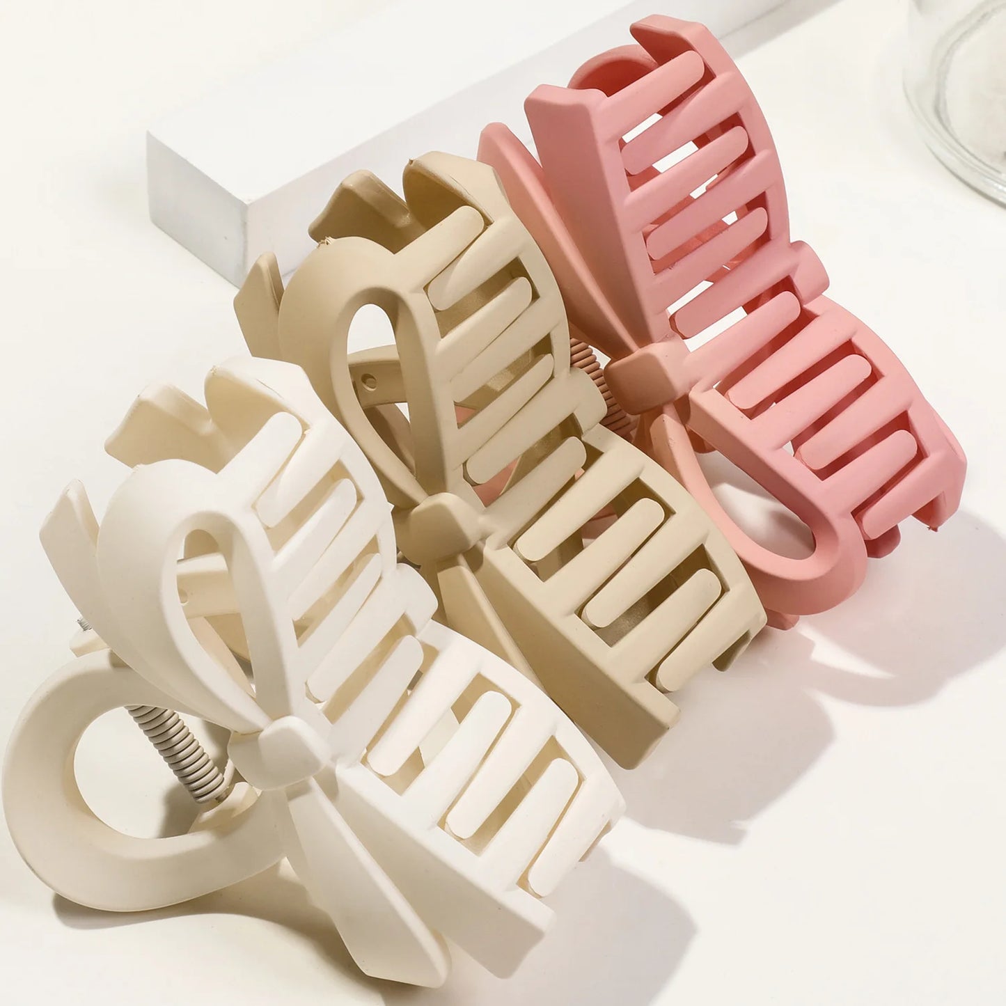 म्याट बो ठूलो कपालको पञ्जा क्र्याब कोरिया महिला ठोस एक्रिलिक कपाल क्लिप हेयरपिन केटीहरू पोनीटेल कपालका सामानहरू ब्यारेट्स हेडब्यान्डहरू