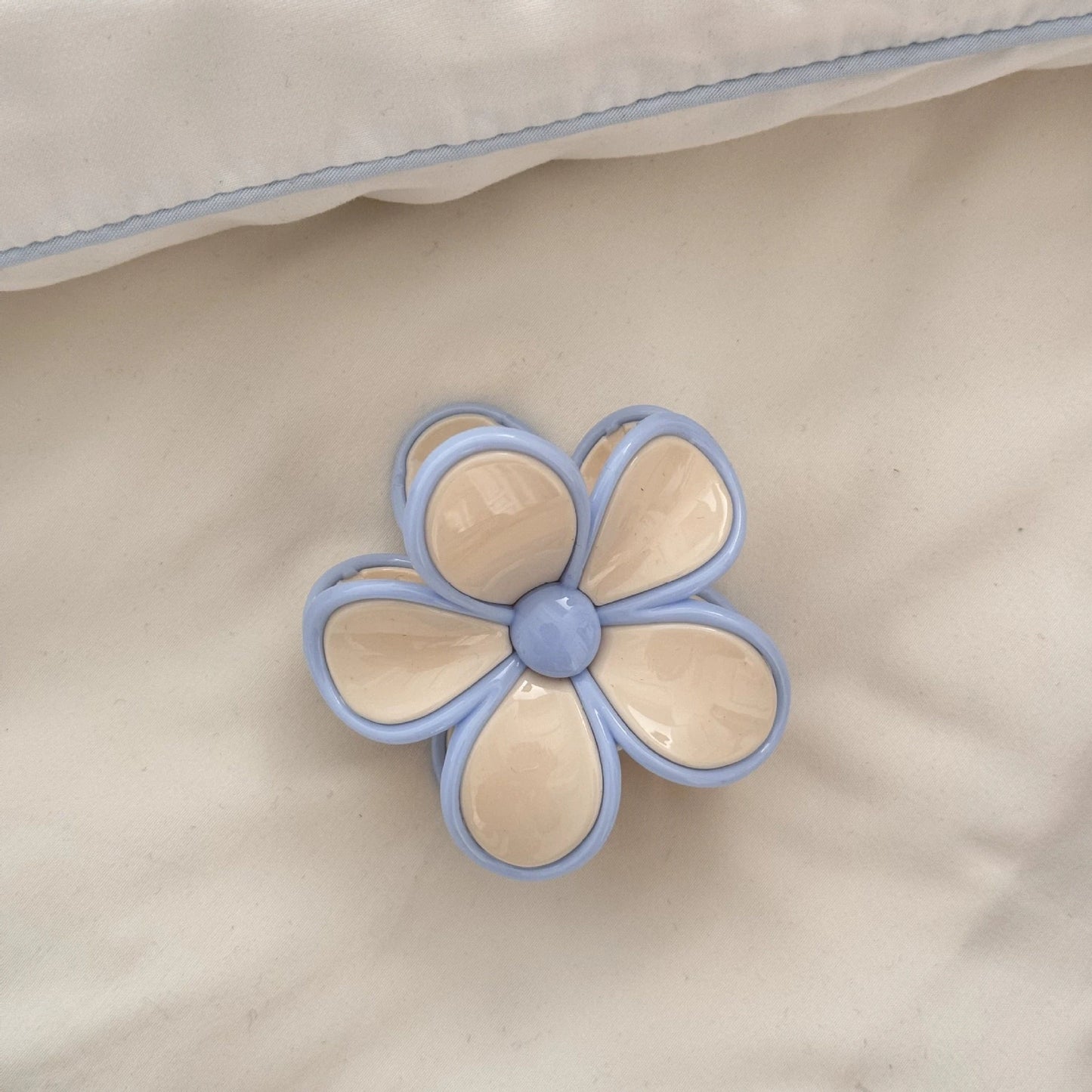 Cream Mousse Flower Medium Grab Clip Atmosphere Shark Back Head Plate Hairpin Half Tie Hair Summer New Claw Leading Fashion Kpop